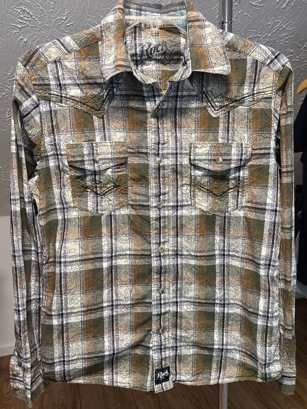 Rock 47 by Wrangler western plaid n paisley button down w pearl snaps, size M